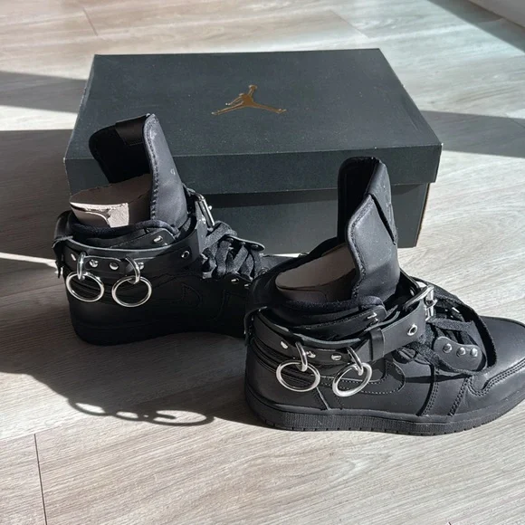 Comme des Garçons x Air Jordan Retro Strap High 'Black' Size